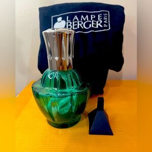 Beautiful Vintage New Emerald Green Berger Diffuser